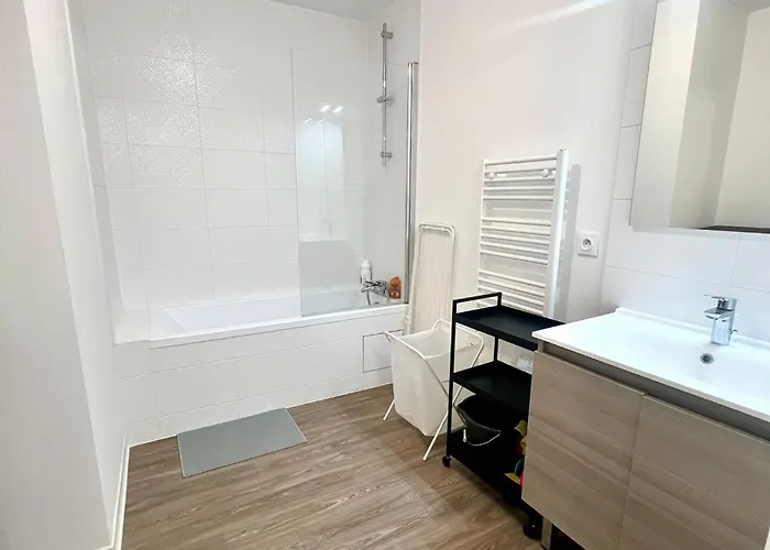 L'ébène De Pierrefitte, Proche De Paris Pierrefitte-sur-Seine